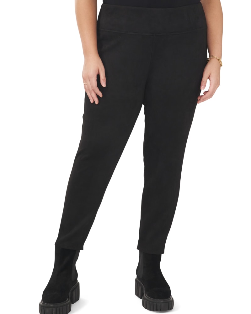 Front of a model wearing a size 1X Joelle Pull On Legging in RICH BLACK by Vince Camuto. | dia_product_style_image_id:261115